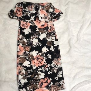 Strapless floral body con dress. Only worn twice great condition